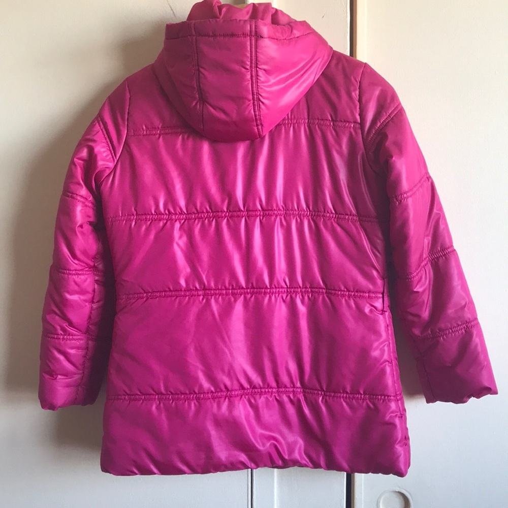 A pink jacket - Picture 7 of 9